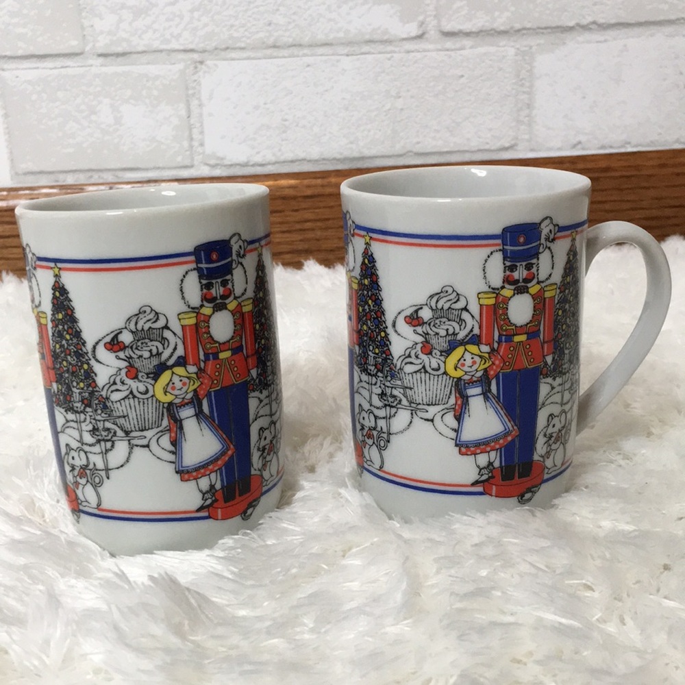 Beautiful Glass Nutcracker Christmas lot of 2 mugs